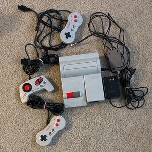 Nintendo Entertainment System Mini - Gray and Red